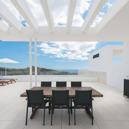 Luxury Penthouse Ocean Views Pool Palo Alto Marbella